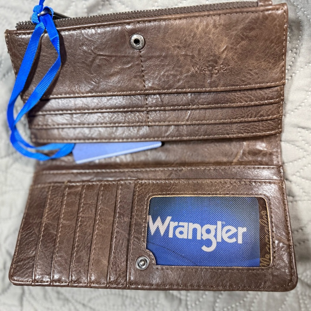 Wrangler Chevron Pattern Brown Wallet - image 3
